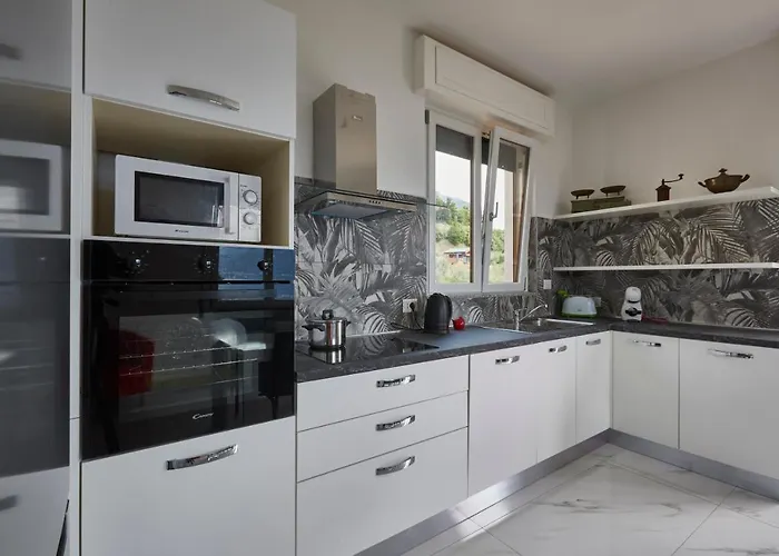 Apartment House Paradise