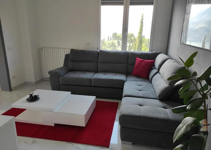 Apartment House Paradise *